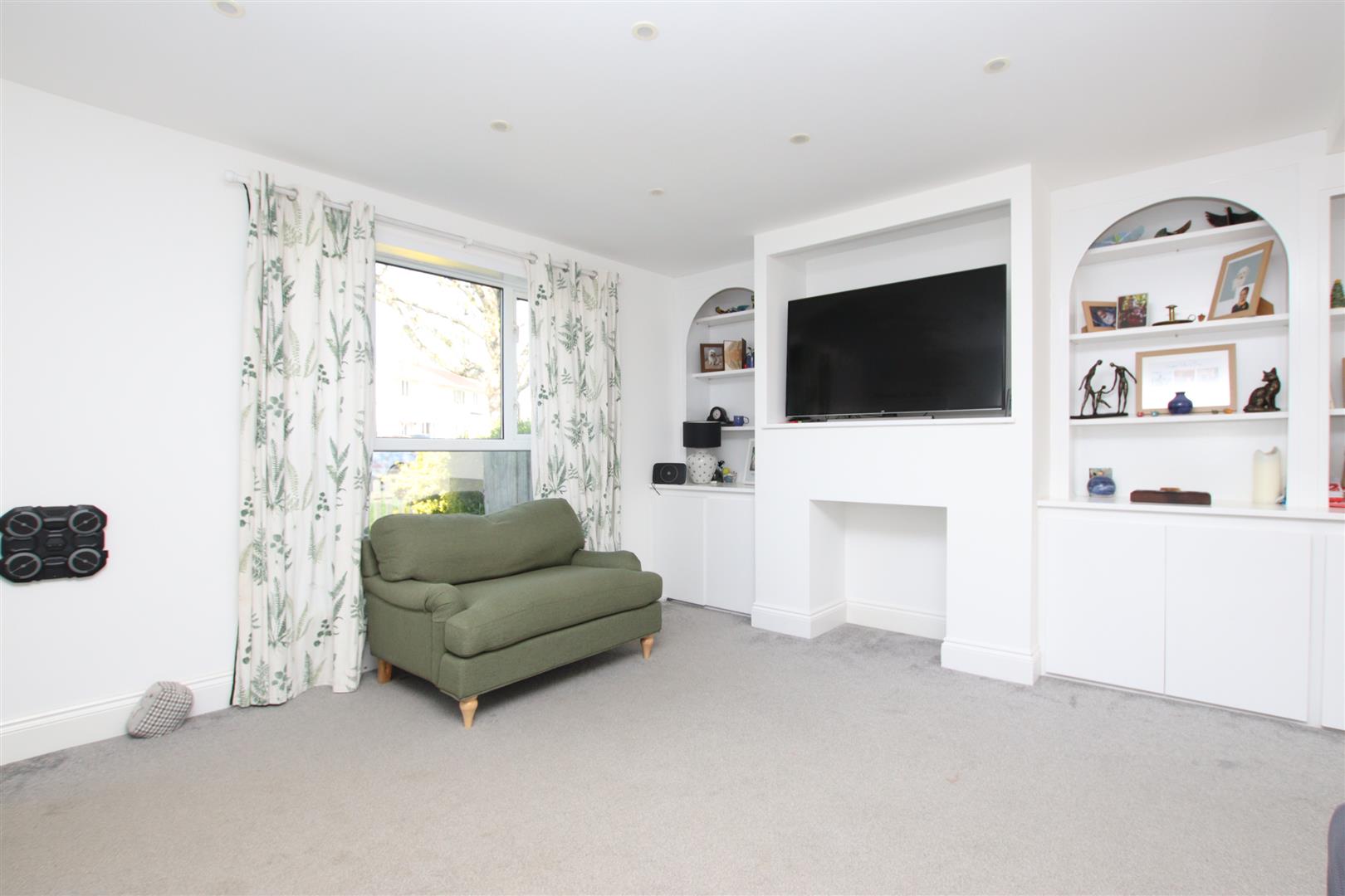 Eastfield Avenue, Bath, BA1